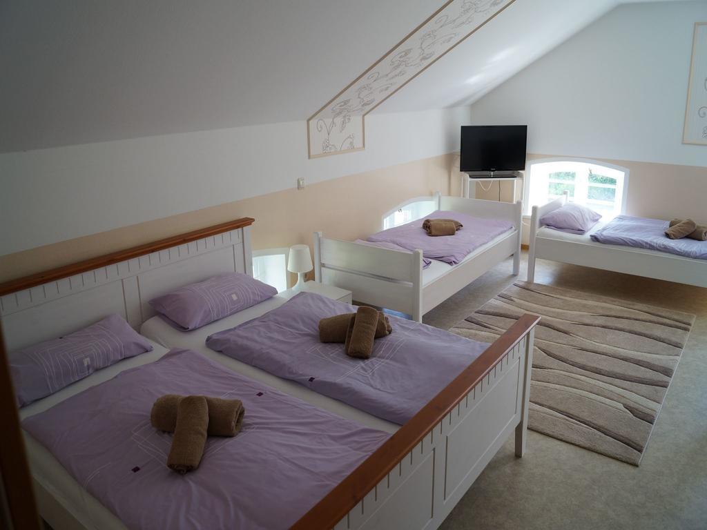 Gasthuus Ulenhoff Hotel Westoverledingen Room photo